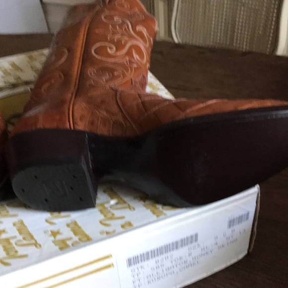 Boots are new , never worn. Real alligator, honey color size 9 B. - Picture 2 of 3